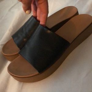 🍃Black platform sandals